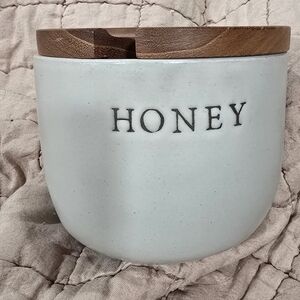NWOT Target Hearth & Hand with Magnolia 2 piece stoneware honey container